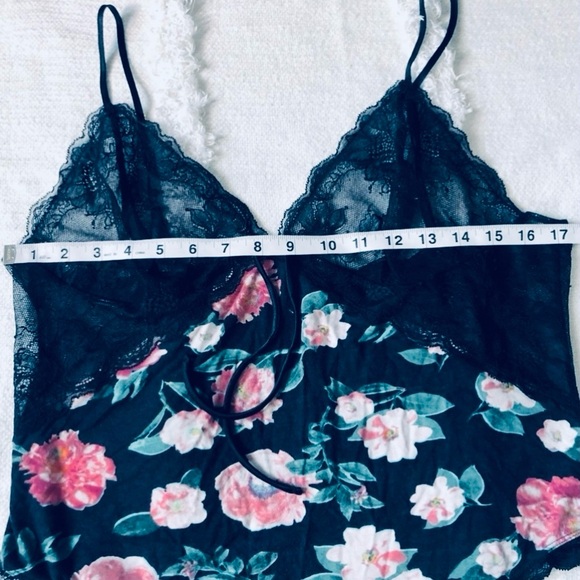Victoria’s Secret floral and lace teddy size XL - Picture 13 of 14